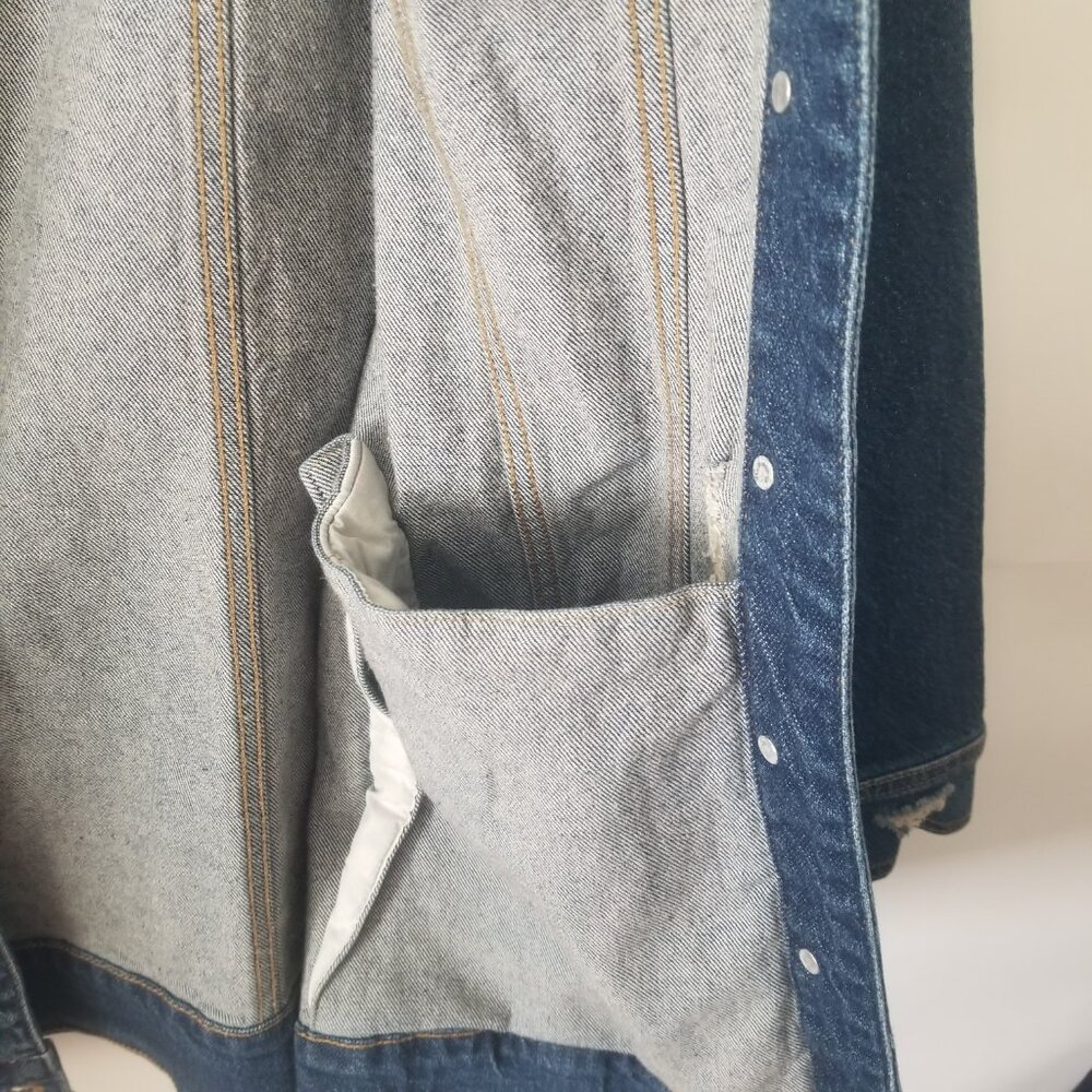 Torrid Womens 2 / 2X Long Line 99% Cotton Blue Denim Jean Jacket Button Up - Picture 10 of 15